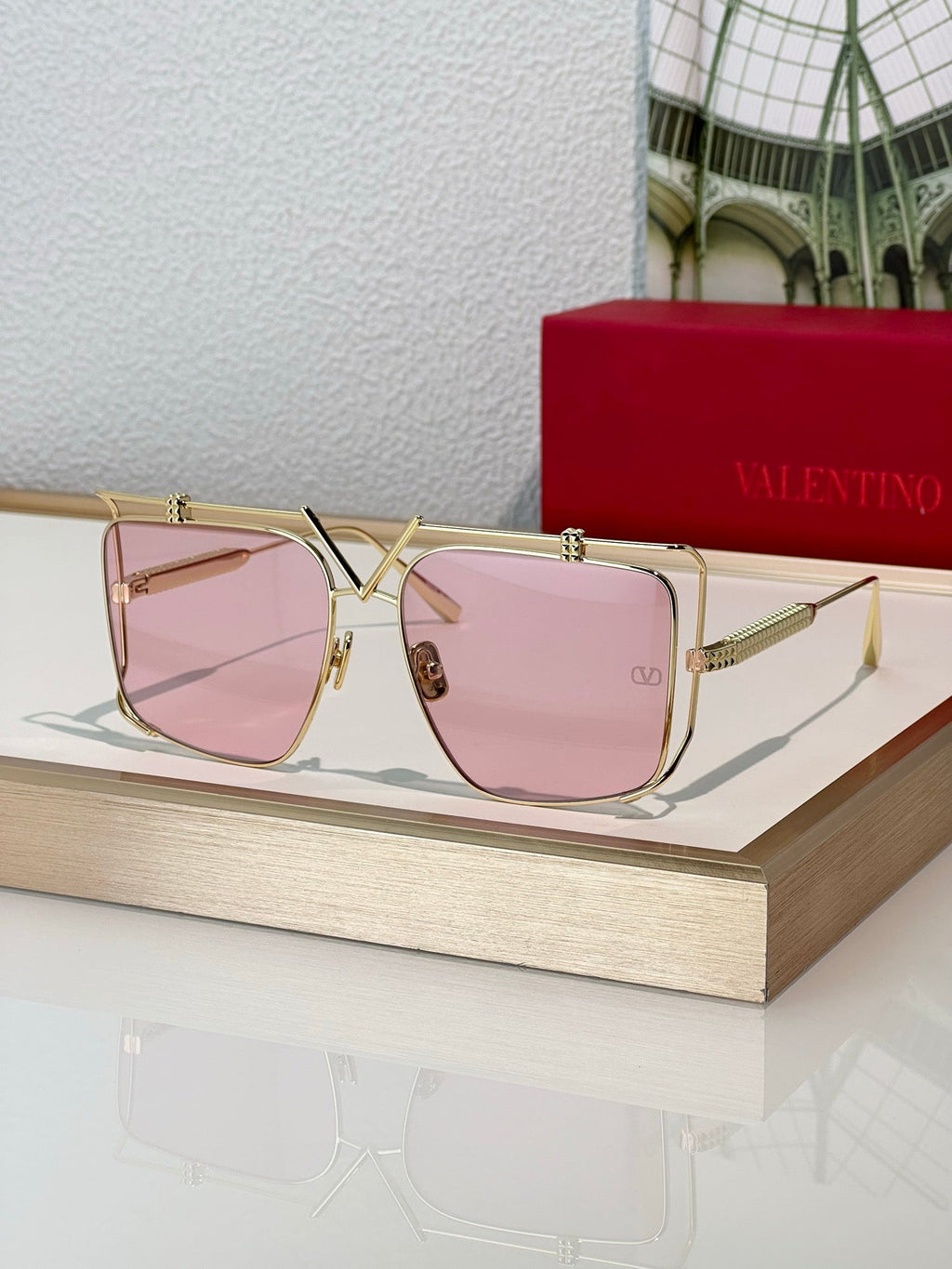 '-   Valentino V-LIGHT VLS116 - AS SEEN ON JENNIFER LOPEZ Sunglasses✨